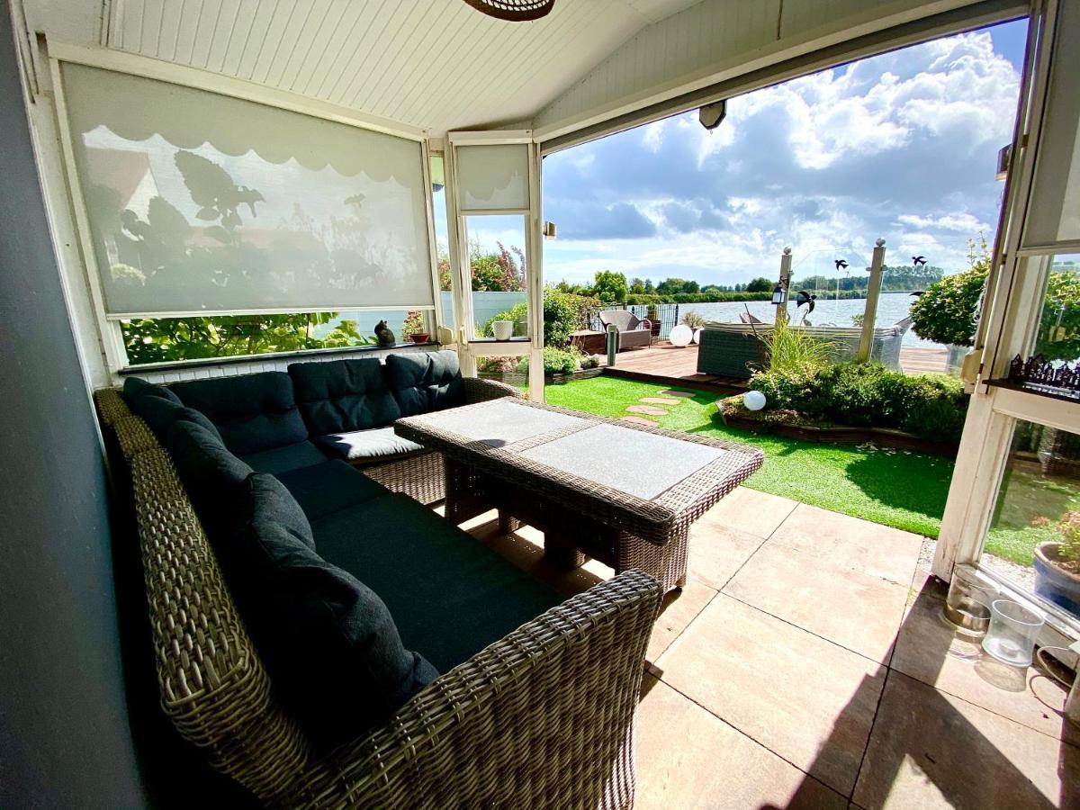 Wervershoof Ferienhaus Mit Wundervollem Seeblick Ferienpark Vislust Ijsselmeer מראה חיצוני תמונה
